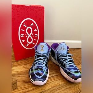 Kyire nike. New/never worn.